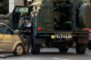 Стрілець увірвався до супермаркету