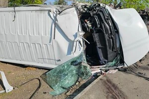 Ворог вдарив по автівці у Центральному районі Херсона, 19 квітня 2026 р.