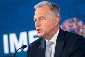 Директор Європейського департаменту МВФ Альфред Каммер заявив, що наразі держборг України продовжує зростати 