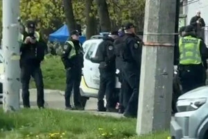 На вулиці у чоловіка вилучили стартовий пістолет