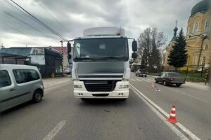 Автомобіль DAF CF 85 на місці смертельної аварії у Нових Петрівцях