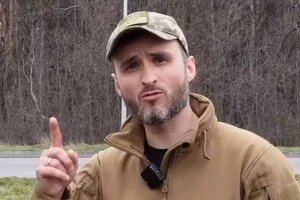 Ігор Ласточкін показався у військовій формі під час служби 