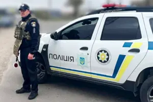 Відповідні служби продовжують працювати на місці події