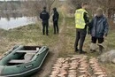 У Гостомелі поліція затримала браконьєра, який рибалив сітками під час нересту (фото)