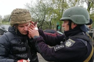 Чоловік поранив кількох поліціянтів