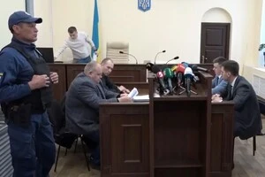 Засідання Печерського райсуду Києва з обрання запобіжного заходу експатрульним, яких підозрюють у службовій недбалості під час теракту в Голосієві. 21 квітня 2026 року
