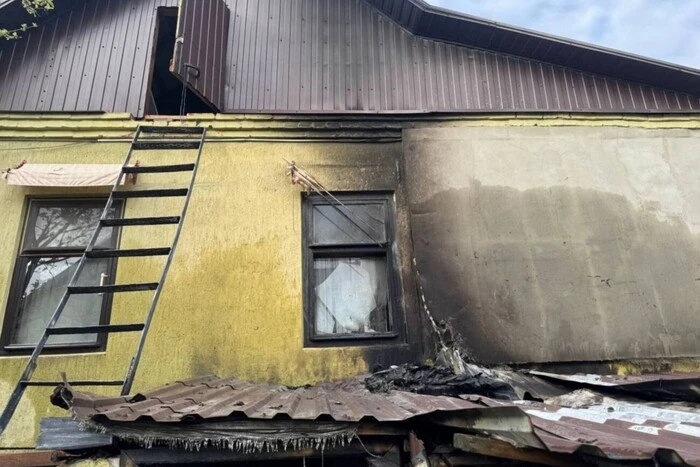 Ворог вдарив по Дніпру: спалахнули пожежі