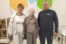 Лікарі пересадили 13-річній дівчинці з Харкова нирку від тата, а частину печінки від мами (фото)