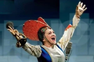 Наталія Сумська у виставі «Незрівнянна»