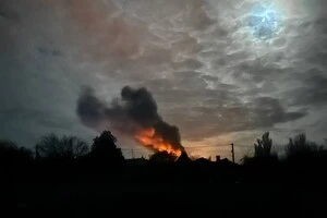 У Мелітополі пролунали вибухи: частина міста залишилась без світла