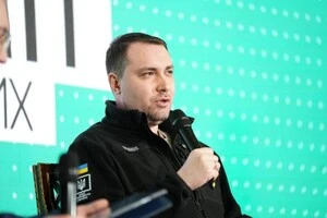 Керівник Офісу президента переконаний, що гарантувати безпеку цивільних має поліція та спецслужби