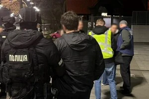  Поліцейські стали на заваді зловмисників та затримали їх «на гарячому»