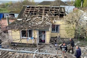 Житлові будинки зазнали пошкоджень через російський удар