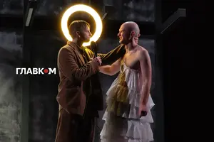 Заслужений артист України В'ячеслав Ніколенко у ролі Карно (ліворуч) та актор Роман Котов у ролі Дурня