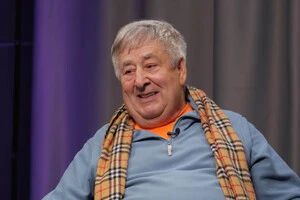 Микола Луценко є відомим українським телеведучим, актором театру та кіно