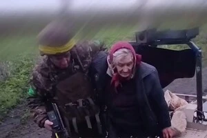 Побачивши НРК, жінка сіла на нього