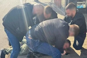 Правоохоронці затримали фігуранта «на гарячому» відразу після отримання ним першої частини суми у розмірі $10 тис.