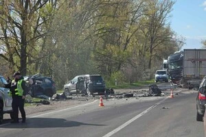 Під Києвом зіштовхнулися кілька автівок