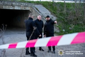 29 квітня близько 17:00 у селі Верба чоловік відкрив вогонь по військових і поліцейському під час перевірки, поранивши обох