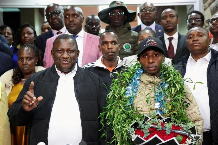 Президент Кенії подарував переможцю Лондонського марафону авто та понад $60 тисяч