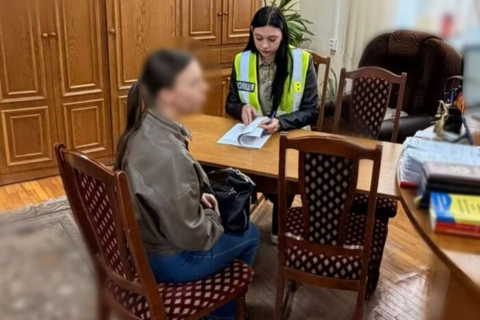 Оформлювала кредити без відома клієнтів. На Прикарпатті викрито експрацівницю банку