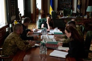 Глава держави повідомив, що починаючи з цього року передбачено поетапне звільнення зі служби тих, хто був мобілізований раніше