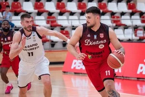 Липовий (ліворуч) допоміг «Рапіду» здобути перемогу