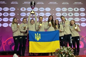 Українська команда у жіночій боротьбі спробує взяти ліцензії у всіх шести вагових категоріях