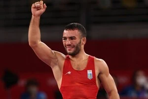 Парвіз Насібов вперше проведе сутичку у змішаних єдиноборствах