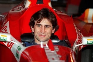 Алекс Дзанарді після важкої аварії у 2001 став одним з найтитулованіших паралімпійців в історії Італії