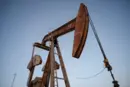 Ціна на нафту падає після заяви Трампа про допомогу суднам в Ормузькій протоці
