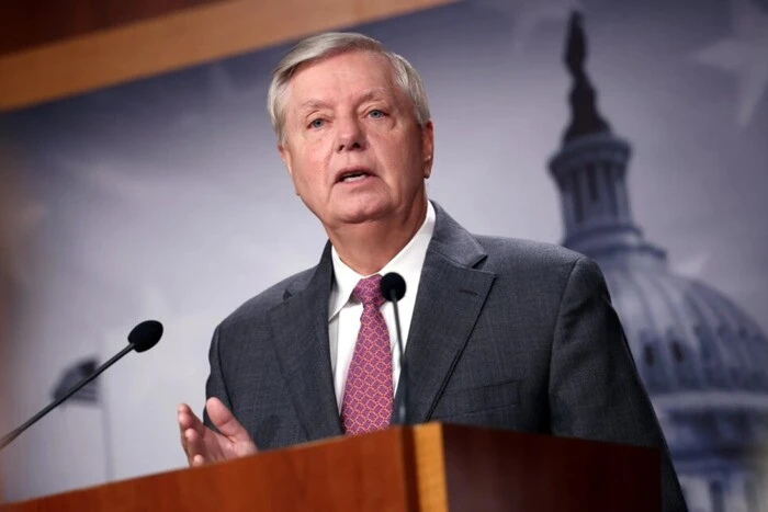 Грем підтримав ініціативу Трампа щодо звільнення суден, які застрягли в Ормузькій протоці