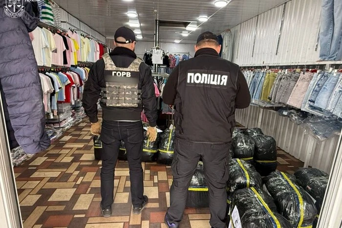 В Одесі на «7 кілометр» продано понад 50 тонн гуманітарної допомоги: викрито схему