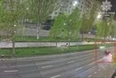Нетверезий водій без прав протаранив світлофор на бульварі Лесі Українки у Києві (відео)