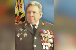 Тіло 87-річного Петрова було виявлено «на кухні, сидячим на стільці»