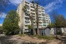 У Львові працівниця райадміністації отримала догану за згенероване у ШІ фото обрізки дерева