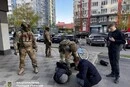 У Києві викрито масштабну схему легалізації іноземців, серед «клієнтів» були росіяни (фото)