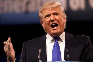 Трамп знову накинувся зі звинуваченнями на Папу Римського
