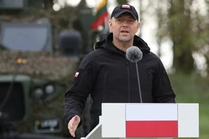 Польща готова прийняти американських солдатів. Навроцький планує переконати Трампа
