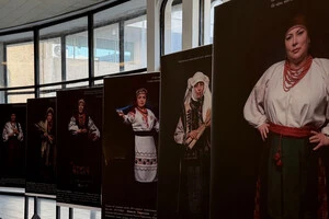 У фотопроєкті взяли участь 30 жінок із різних регіонів України
