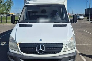Після суперечки водій Mercedes здійснив кілька пострілів у напрямку автівки Skoda та поїхав