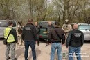 На Бучанщині викрито схему продажу автівок, ввезених як допомога для ЗСУ