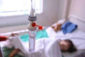 До інфекційної лікарні госпіталізували вже вісьмох дітей із симптомами кишкової інфекції
