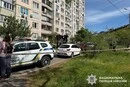 На Оболоні з вікна з вікна 11-го поверху будинку випав чоловік: деталі трагедії