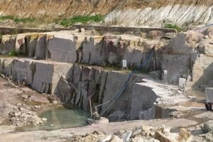 У Білоцерківському районі в Ольшаницькому родовищі гранітів виконуватимуться вибухові роботи