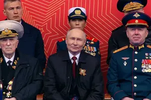 Від дня пам'яті до карнавалу смерті: що Путін зробив із 9 травня