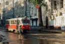 На одній з найстаріших вулиць столиці до 15 травня змінено маршрути чотирьох трамваїв (схеми)