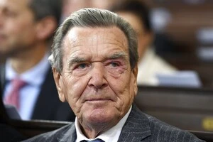 Раніше Путін назвав ексканцлера Німеччини бажаним посередником між ЄС та РФ