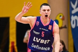 Лукашов відіграв 24 хвилини, набрав 9 очок, зібрав 4 підбирання, віддав 5 передач