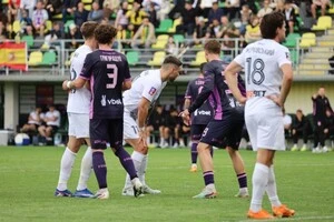 Команди оформили п'ять голів на двох за тайм